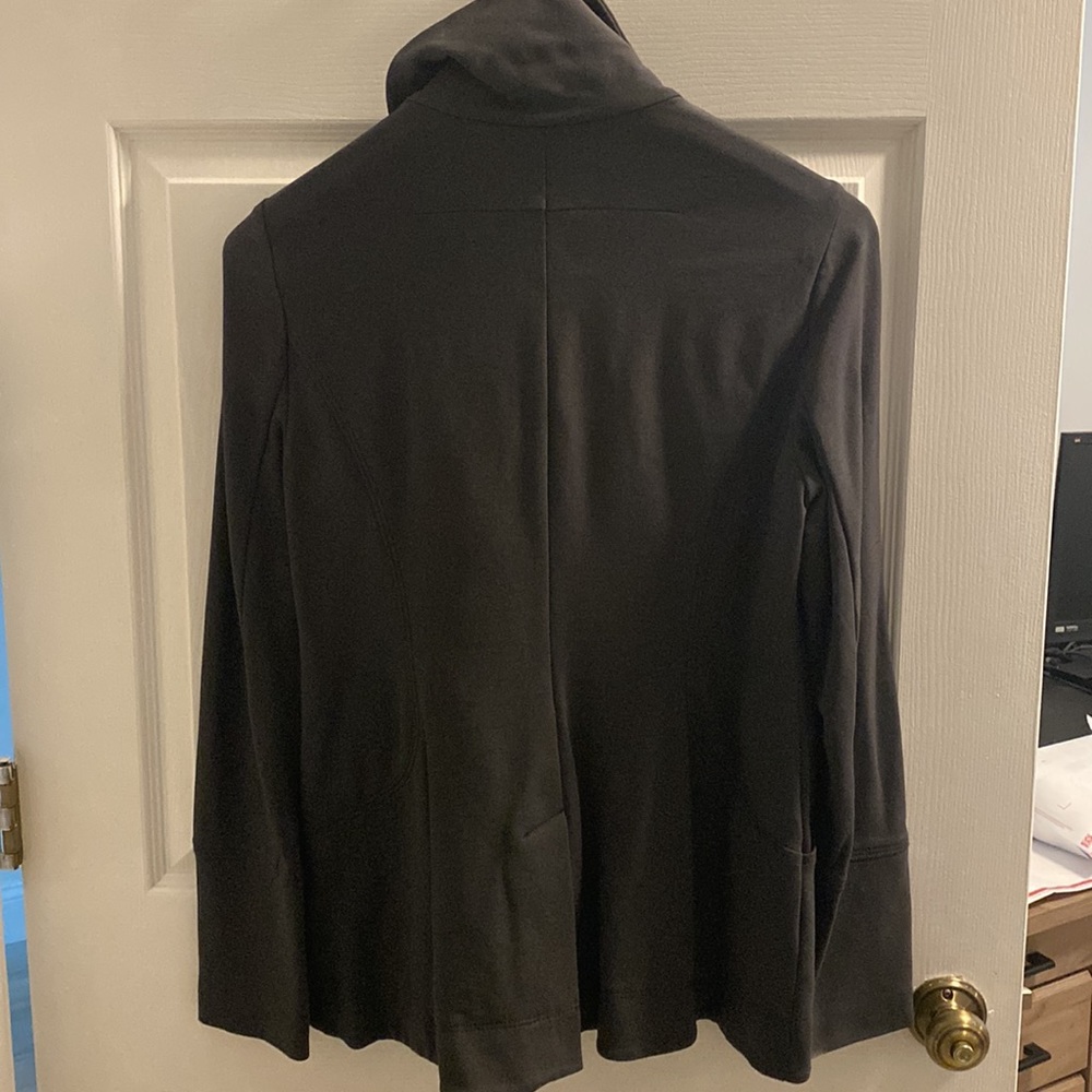 Whbm Size 10 Gray Pointe Side Button Blazer - image 5